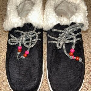 Cozy Black Shoes with Fuzzy Lining